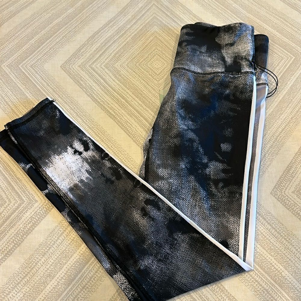 Playground Women’s Black & Grey Side Striped Leggings